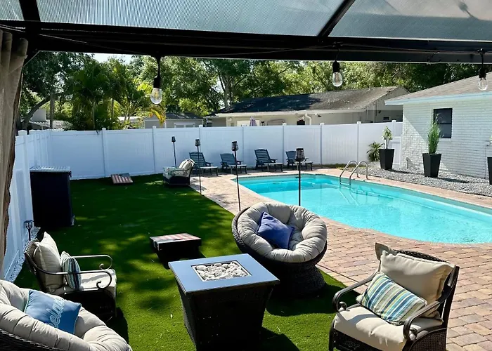 Newly Reno - Backyard Oasis, South Tampa Pool Home