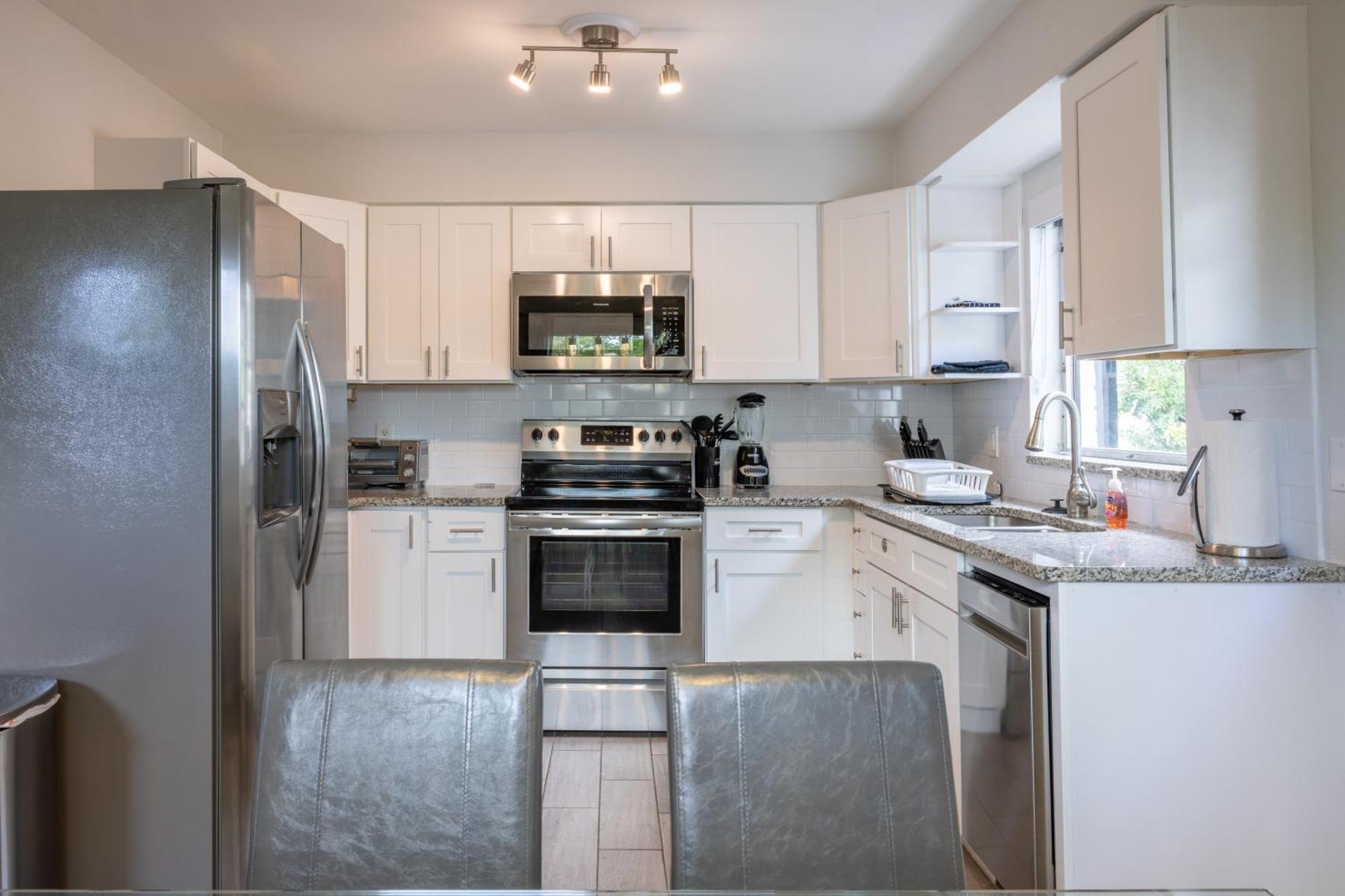 Newly Reno - Backyard Oasis, South Pool Holiday home Tampa